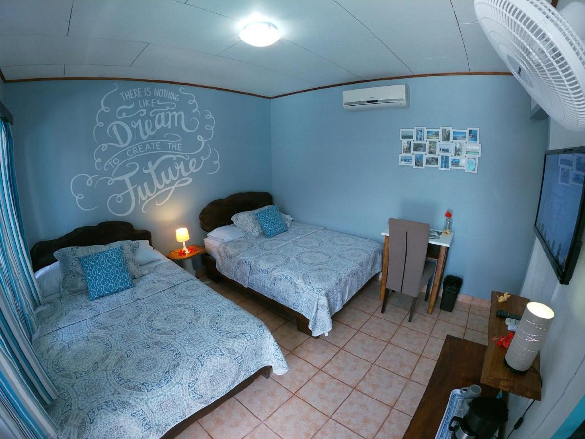 Hotel Perico Azul&Surf Camp Jacó Esterno foto