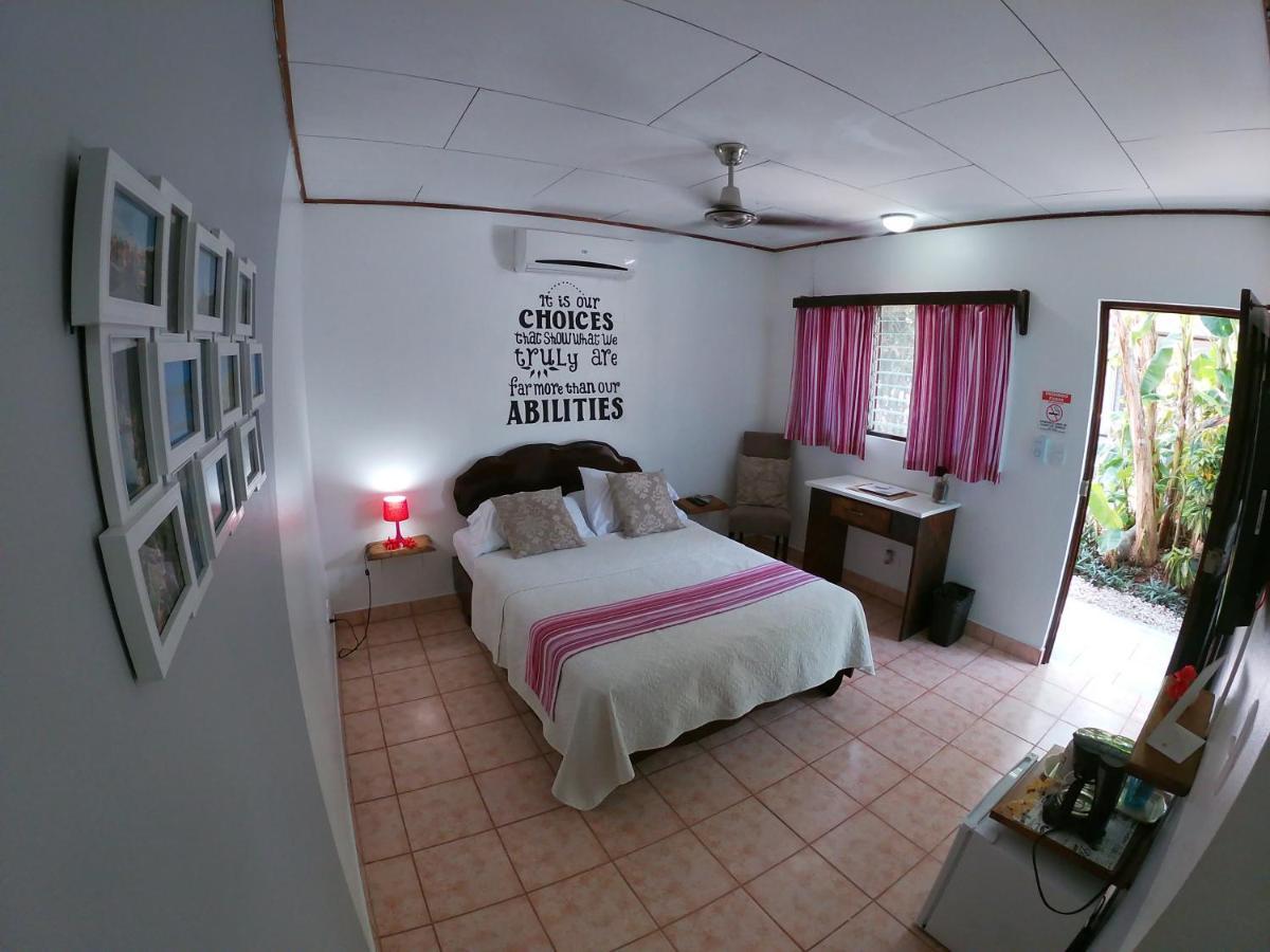 Hotel Perico Azul&Surf Camp Jacó Esterno foto