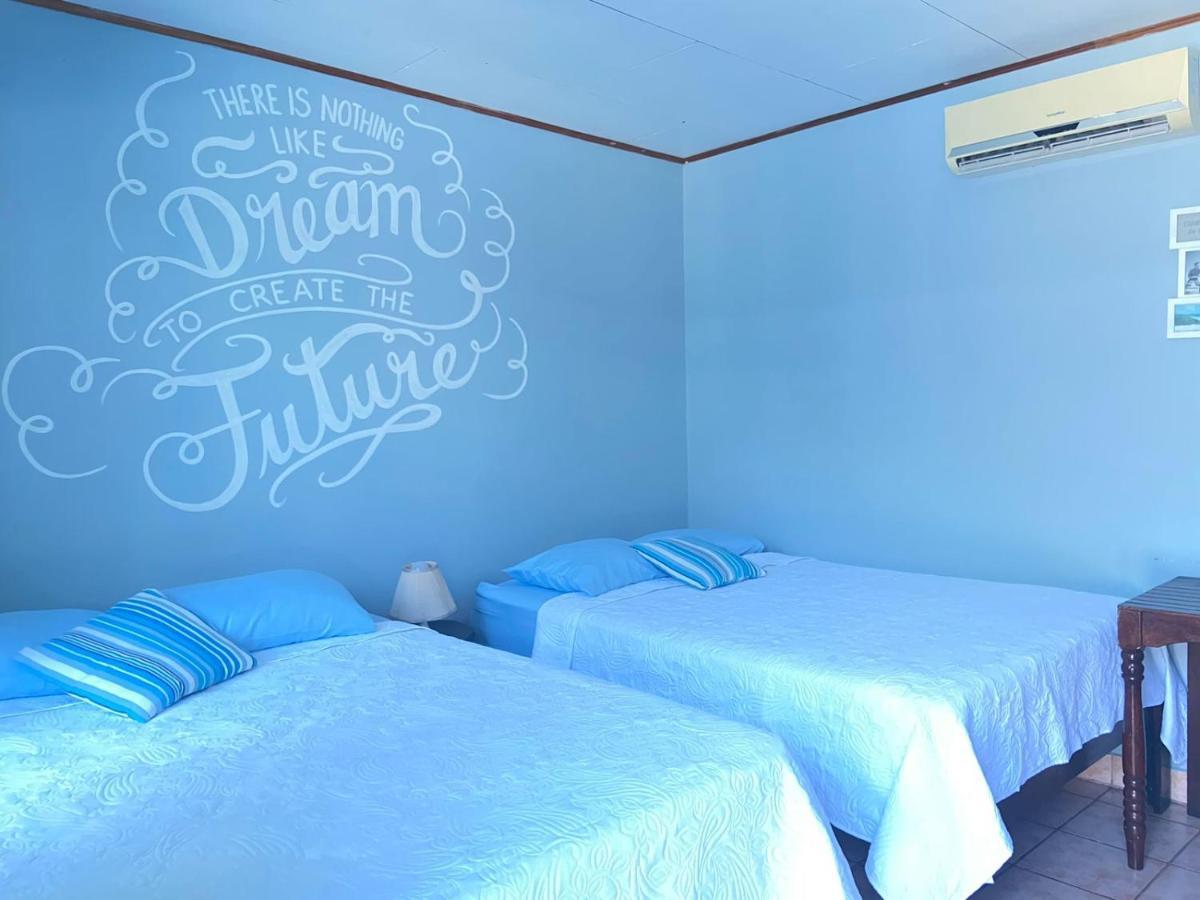 Hotel Perico Azul&Surf Camp Jacó Esterno foto