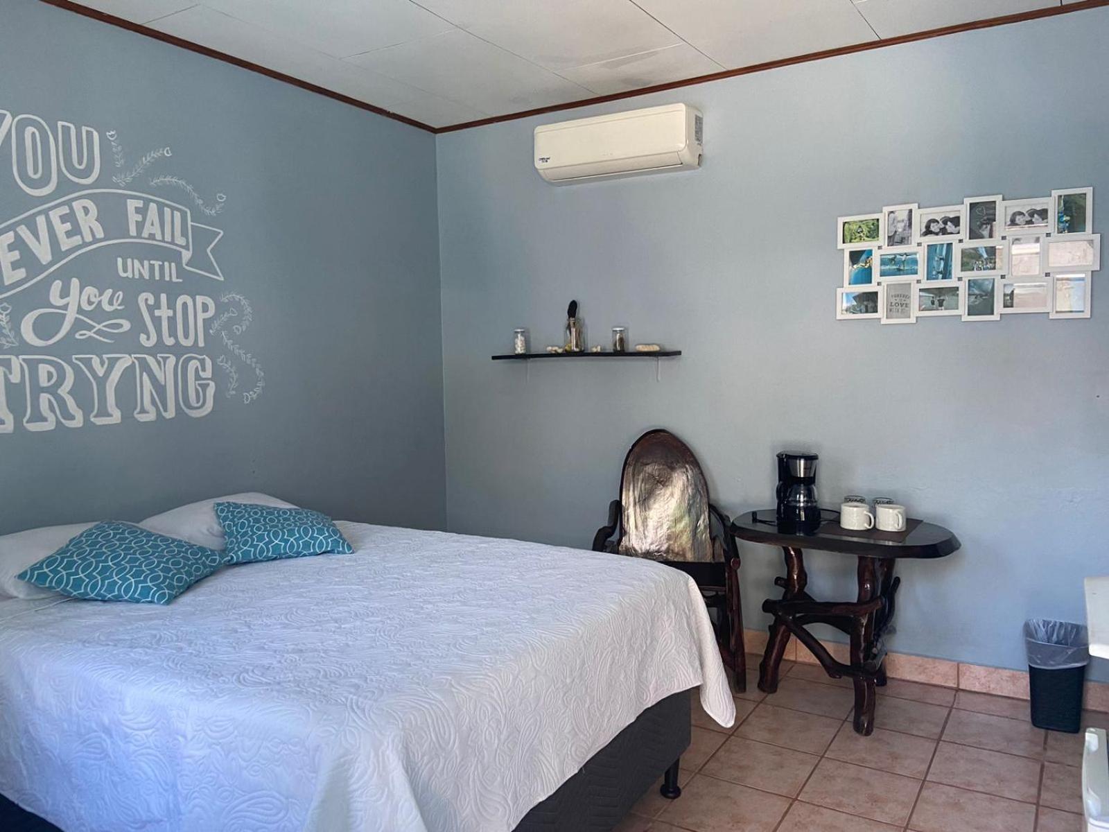 Hotel Perico Azul&Surf Camp Jacó Esterno foto